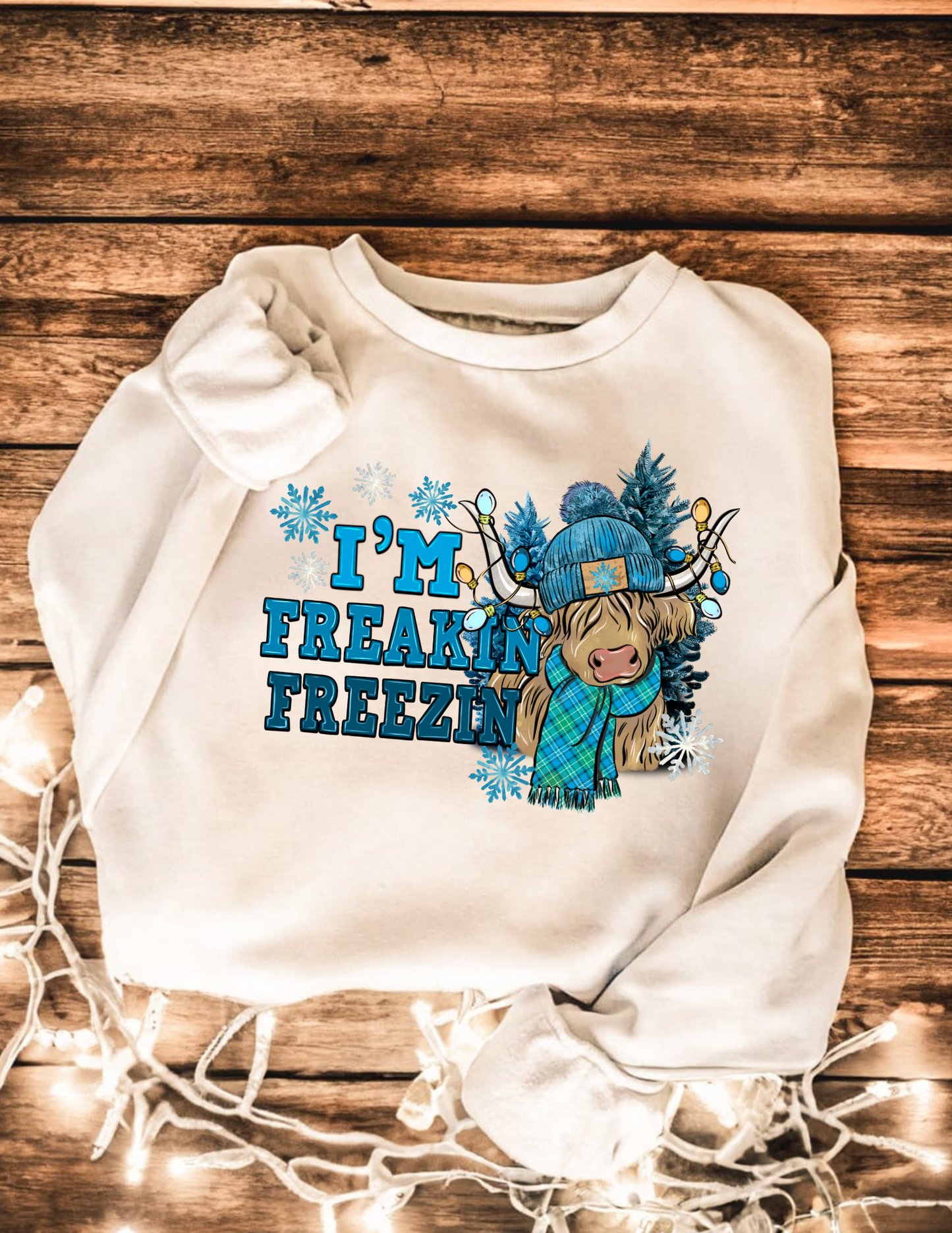 I'm Freakin Freezin Highland Cow Crewneck Sweatshirt